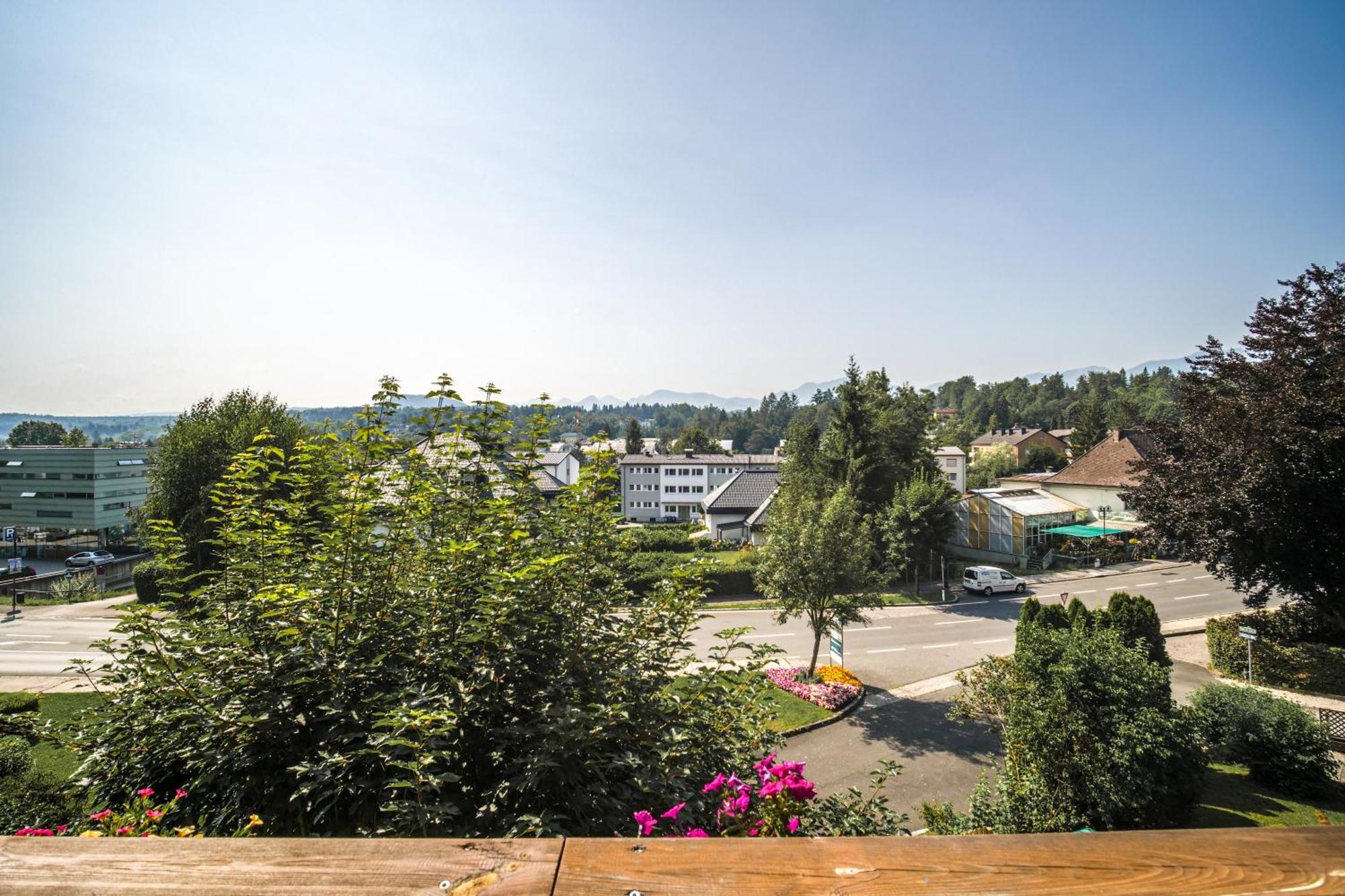 Hotel Karntnerhof Velden By S4Y Velden am Woerthersee Exterior photo